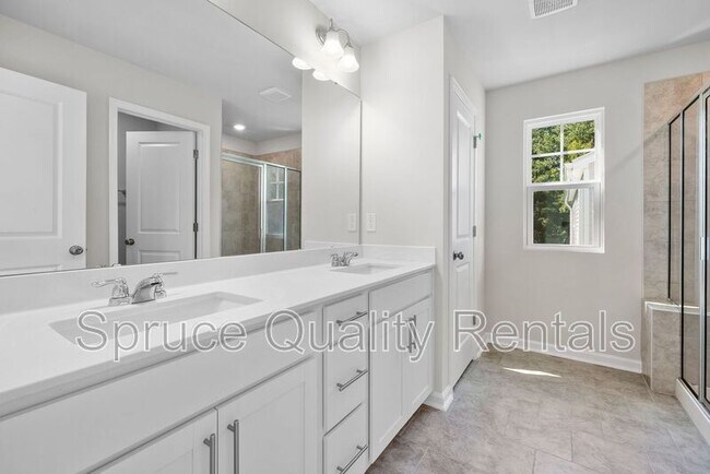 Building Photo - 1103 Red Wing Dr