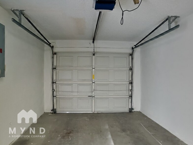 Building Photo - 6607 Crossbow Ln
