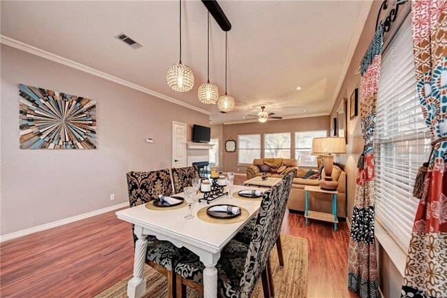 Building Photo - 1813 White Oak Loop