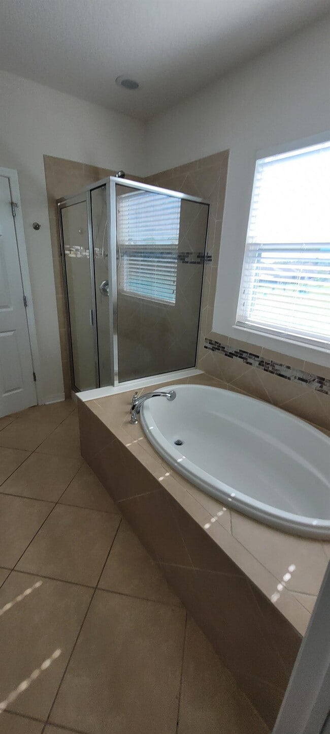 Building Photo - 2230 Riverglen Ct