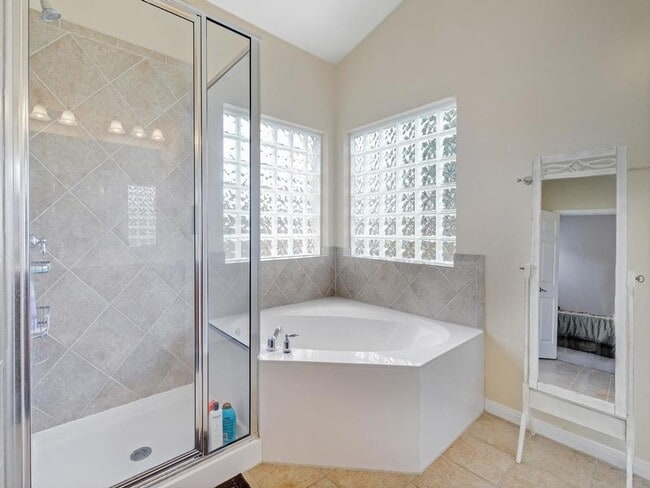 Building Photo - Beautiful one story stone home in Estates at Settlers Park