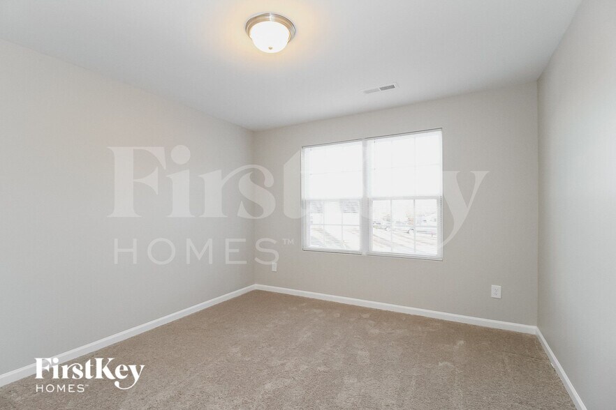 Building Photo - 231 Creekstone Ct