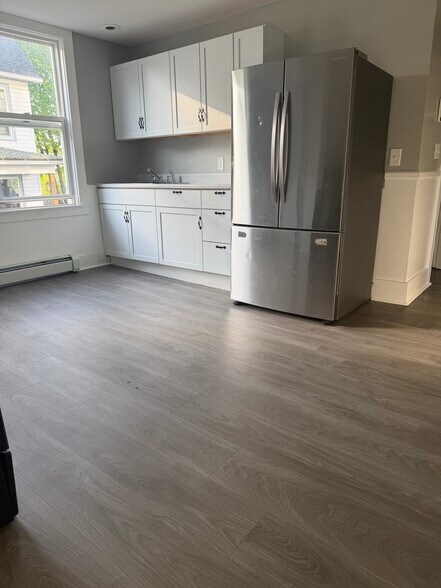 Kitchen - 74 Fourth St