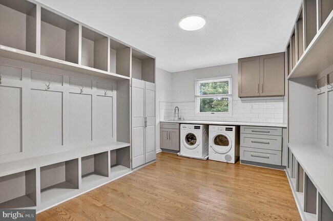 Building Photo - 1179 Ballantrae Ln