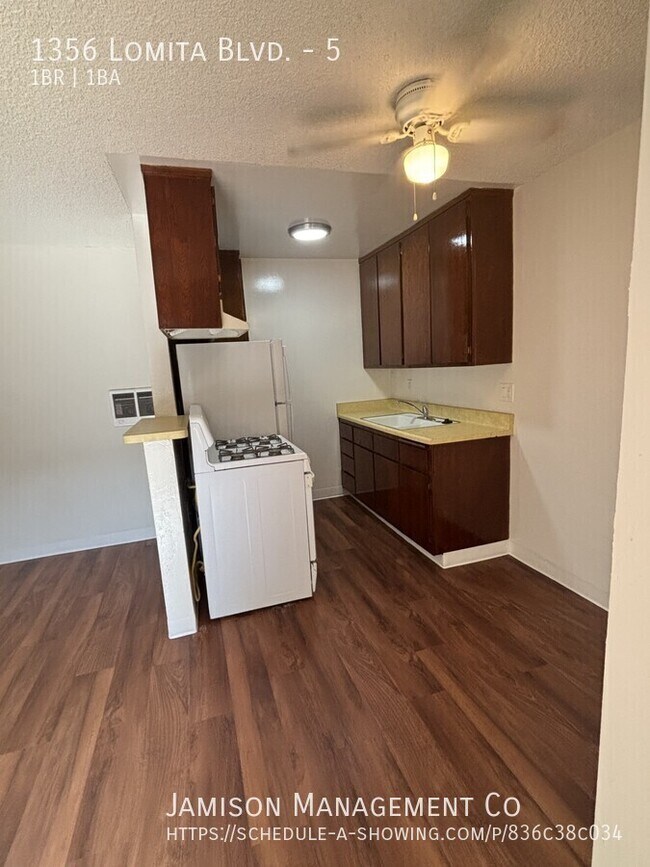 Building Photo - 1356 Lomita Blvd