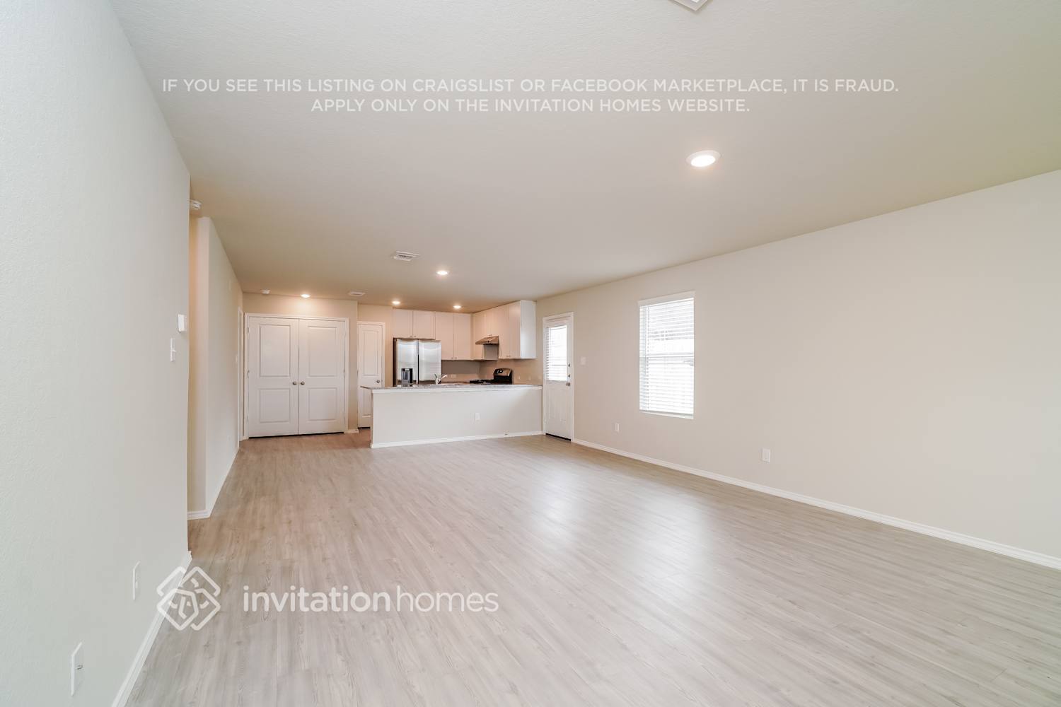 Building Photo - 7218 Avila Vis