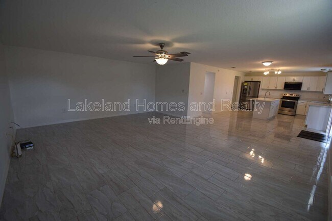 Building Photo - 5123 Spanish Oaks Dr