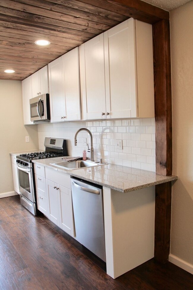 Building Photo - 3435 Rebecca Ln