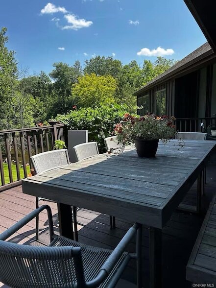 Building Photo - 222 Hurley Rd