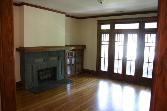 Building Photo - 5798 Pershing Ave