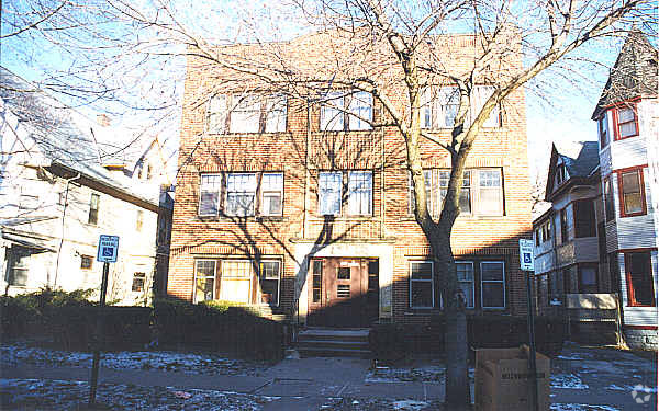 Primary Photo - 6804 W Clinton Ave