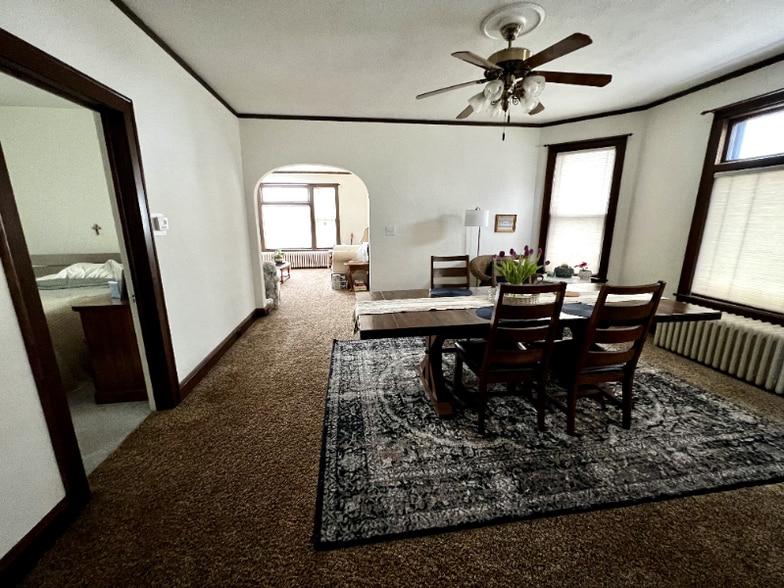 Building Photo - 4220 33rd Ave S