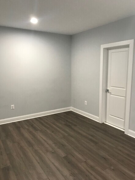 Building Photo - 12602 Thompson Rd