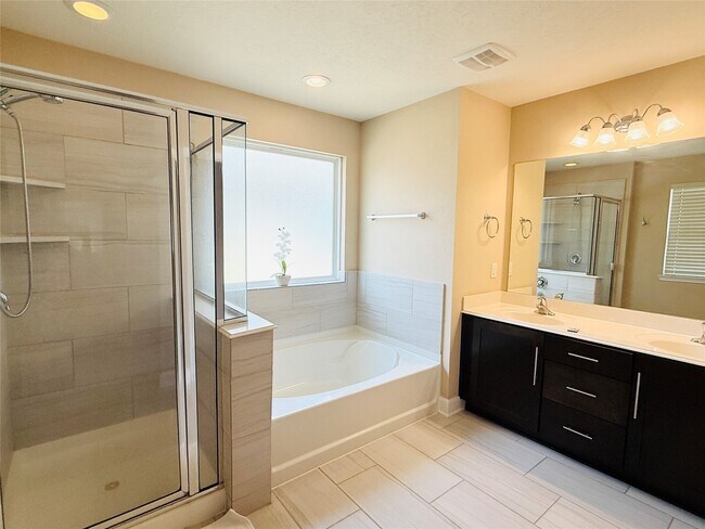 Building Photo - 4911 Lattimore Creek Dr