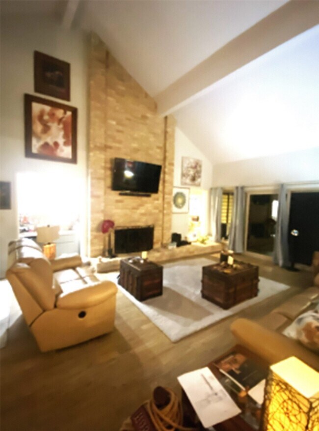 Building Photo - 179 Old Bridge Lake St