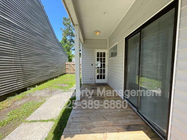 Building Photo - 1531 Lila St