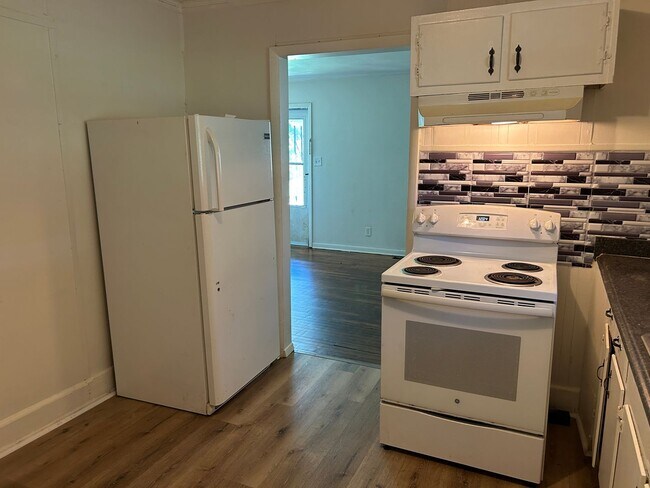 Building Photo - 2119 Elbon Dr