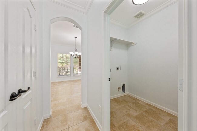 Building Photo - 2642 Tacoma Springs Dr