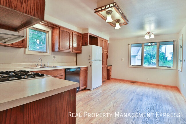 Building Photo - 47704 E 69th St
