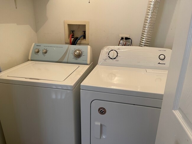 Building Photo - 2872 Cedar Glade Dr