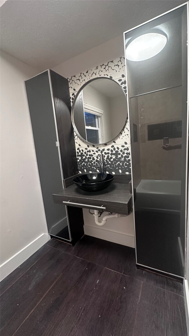 Building Photo - 1531 Fairview St