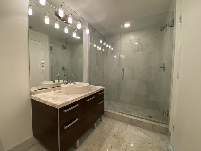 Building Photo - 253 NE 2nd St