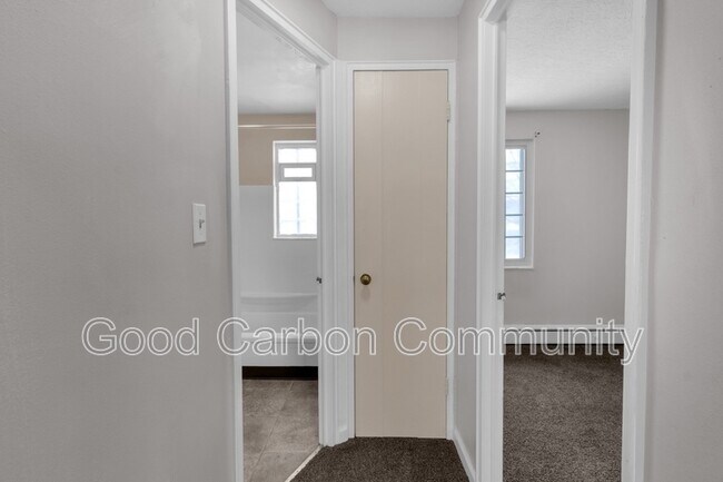 Building Photo - 303 Beattie Ave