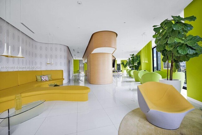 Building Photo - 501 NE 31st St