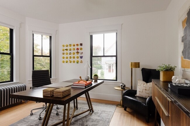 Building Photo - 21 Walnut St