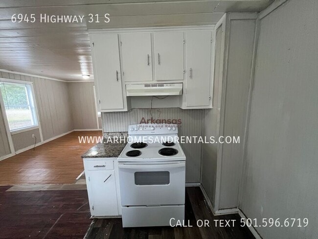 Building Photo - 6945 Highway 31 S