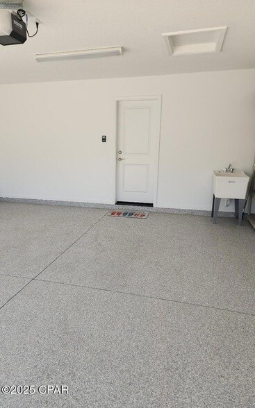 Building Photo - 8666 Shell Sink Dr