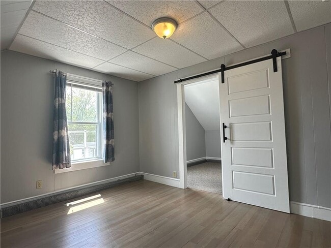 Building Photo - 296 Canonicus St