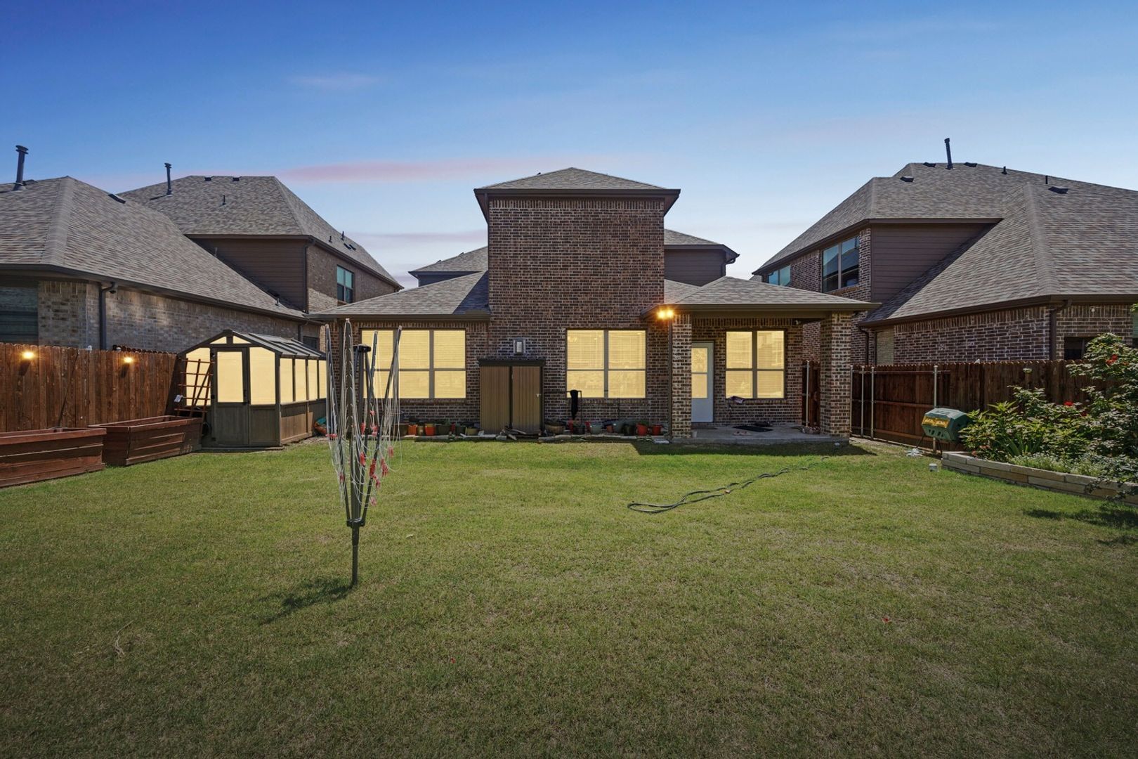 Building Photo - 6200 Marigold Dr