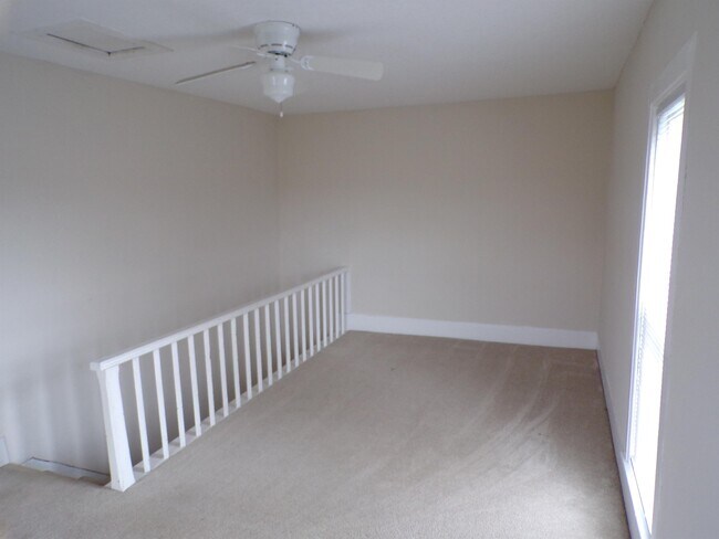 Building Photo - 13620 Tripp Rd