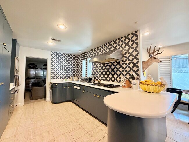 Building Photo - 205 McPherson Dr