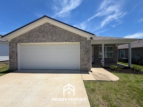 Building Photo - Spacious 4BR/2BA in Tuscaloosa | Hardwood Floors, 2-Car Garage & Covered Back Patio