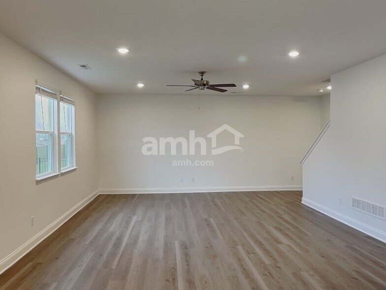 Building Photo - 203 Kramer Mills Dr