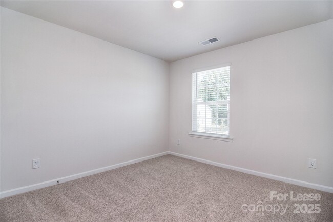 Building Photo - 5155 Hyrule Dr
