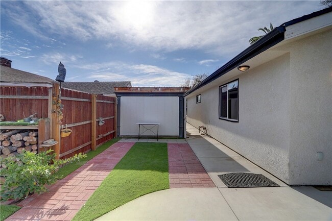Building Photo - 7441 Beckford Ave