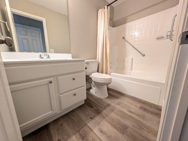 Building Photo - 8040 Villa Rosarito St