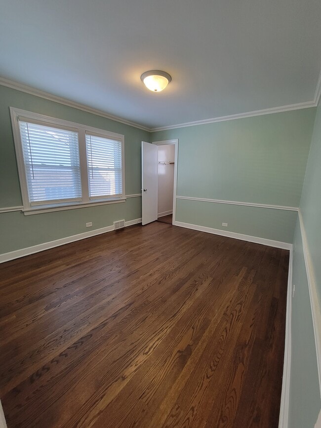 Building Photo - 7244 N Kilpatrick Ave
