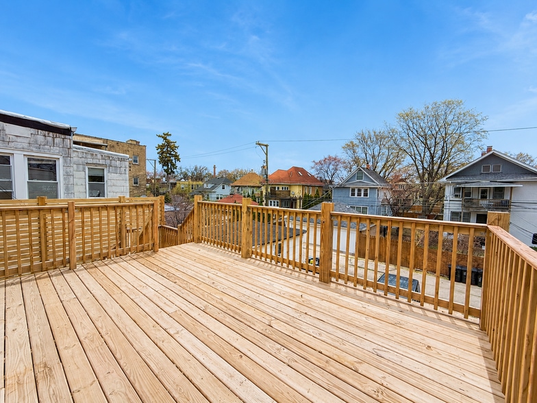 Building Photo - 3807 N Lawndale Ave