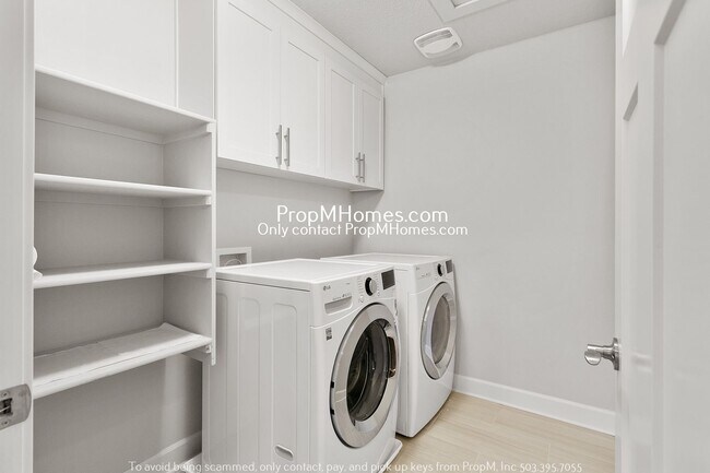 Building Photo - Luxury 5-Bedroom Home in South Cooper Mountain!