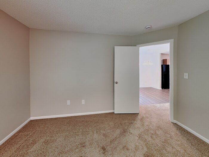 Building Photo - 4440 Riverbrook Ln