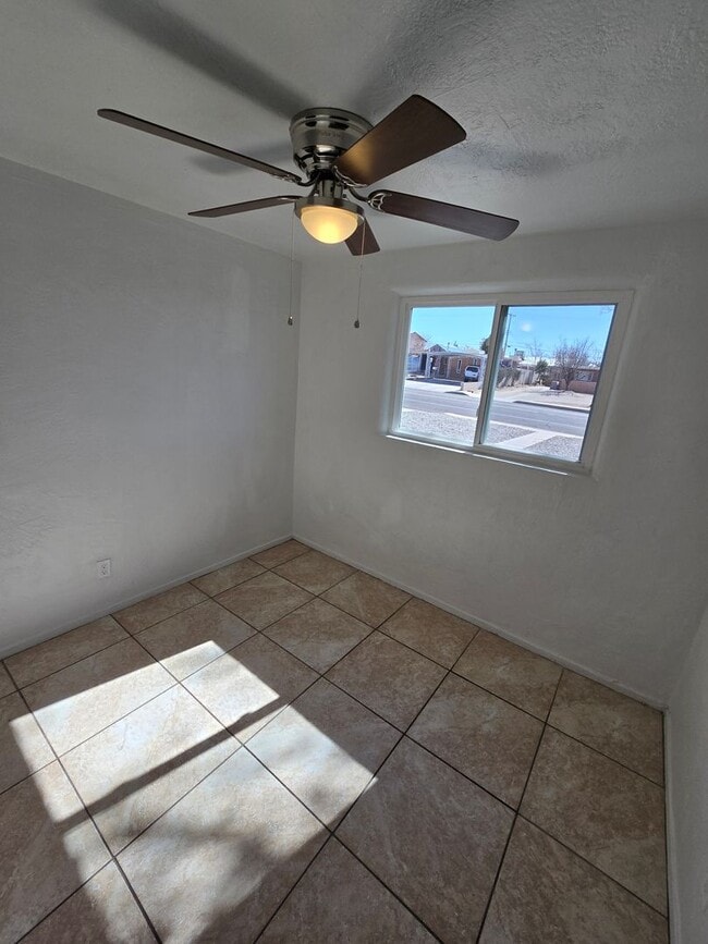 Building Photo - 4811 Comanche Rd NE
