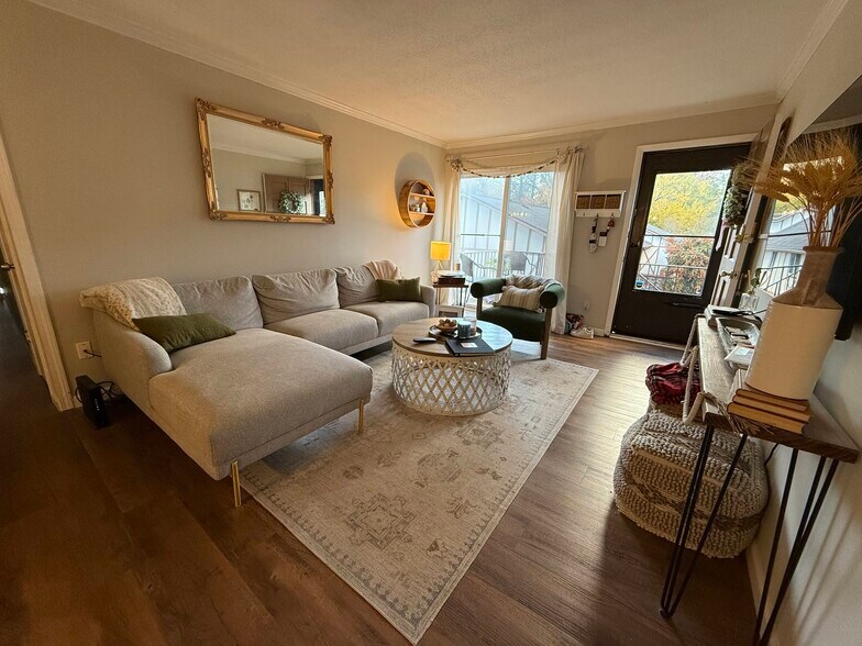 Living room - 1177 Church St