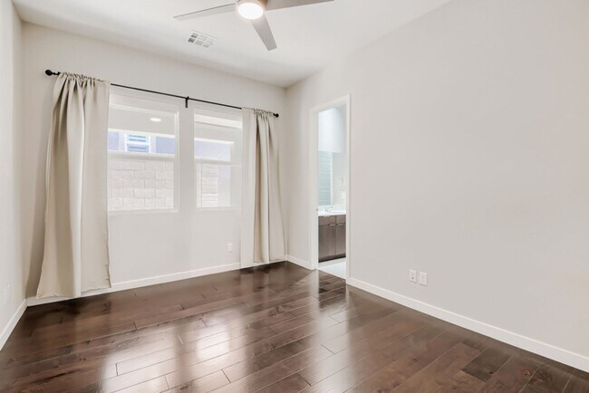 Building Photo - Stunning home with a serene Zen backyard, raised garden beds, fountain and spa!