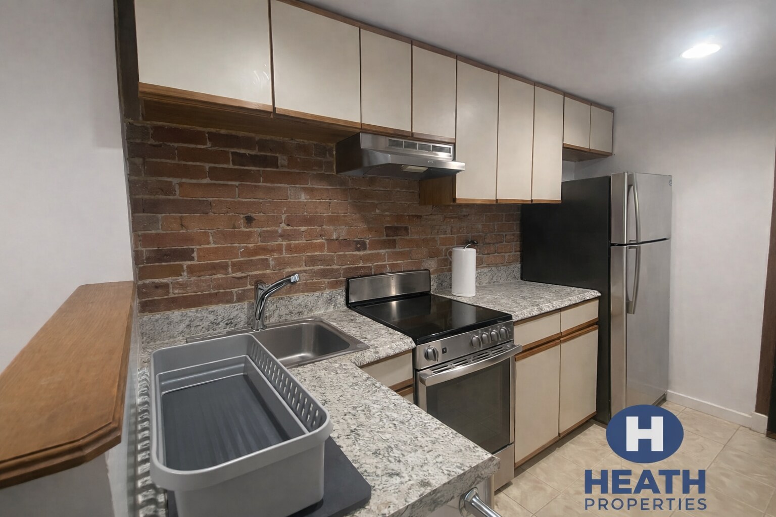 Apt 2 - 210 Hemenway St