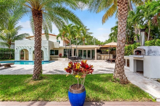 Building Photo - 12515 Palm Rd