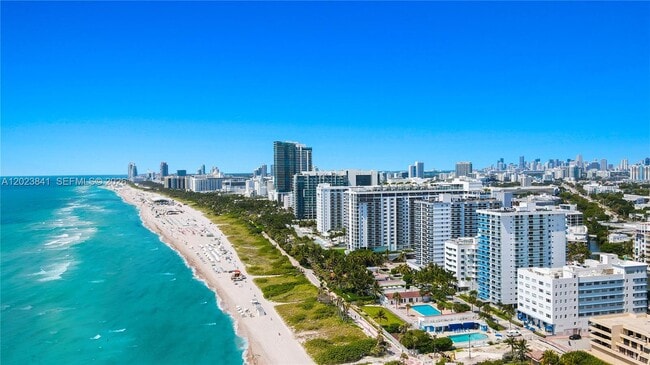 Building Photo - 2457 Collins Ave